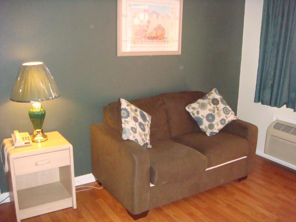 Eagle Pass Inn Room photo