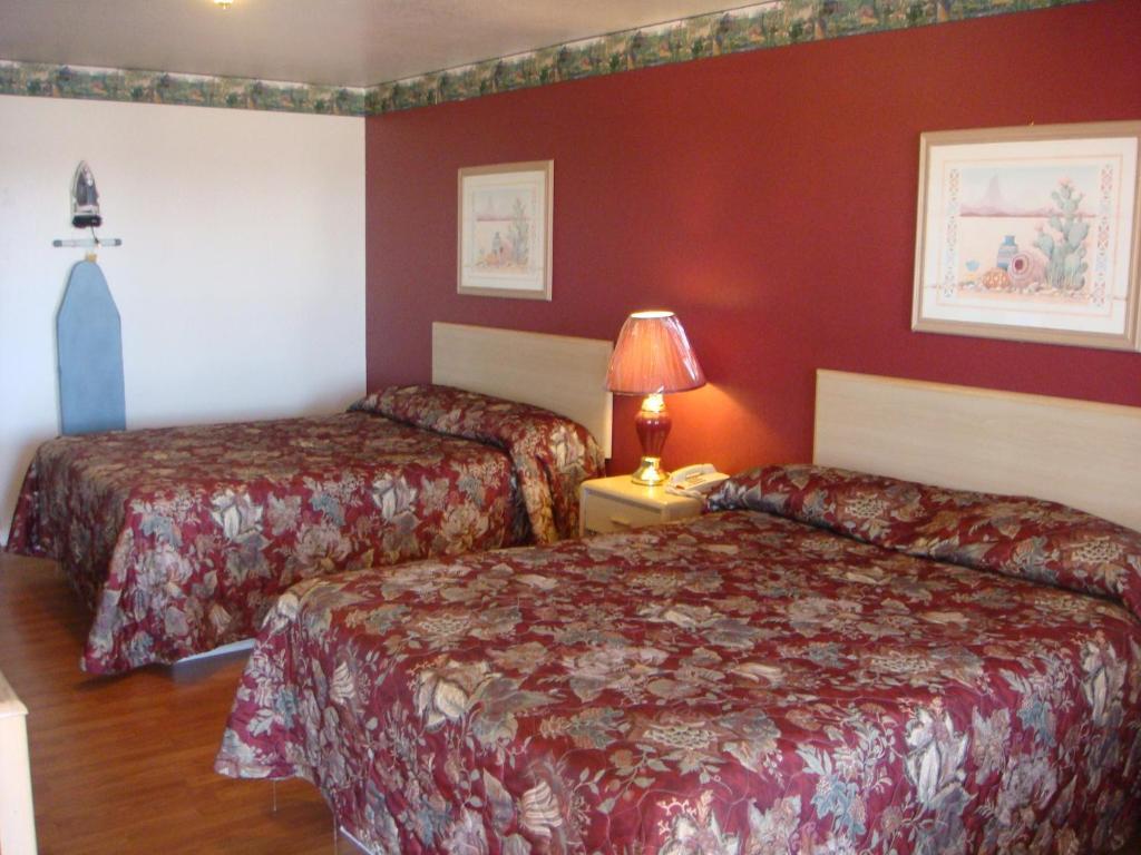 Eagle Pass Inn Room photo